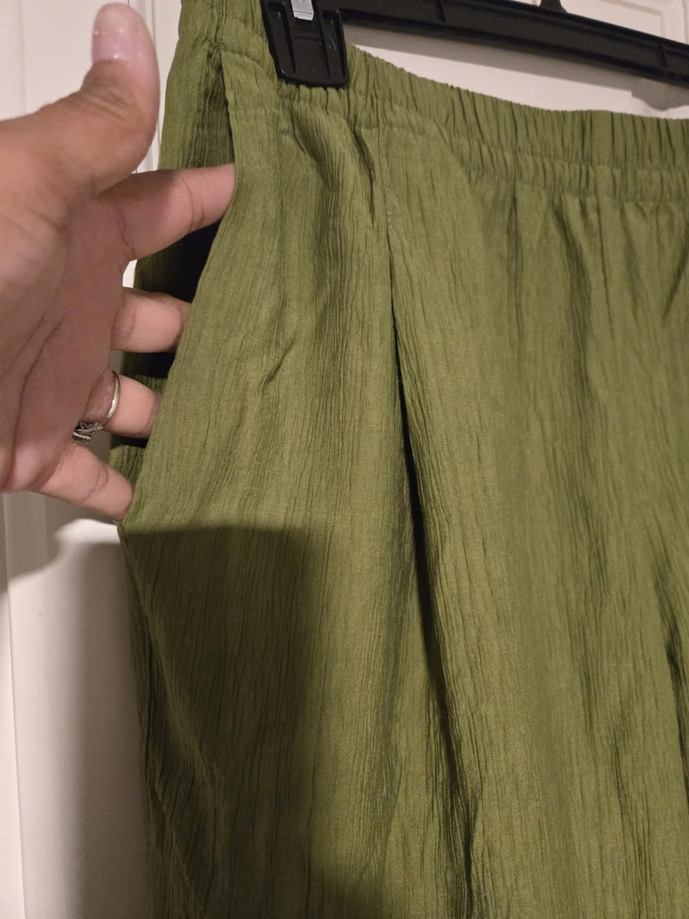 Brand New-Pleated Olive Green Wide-Leg Pants With Pleated Pockets